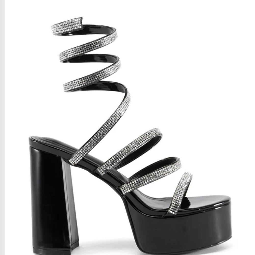 AKIRA AZALEA WANG PANDRA BLACK PLATFORM WITH COIL RHINESTONE DETAIL Size 6.5